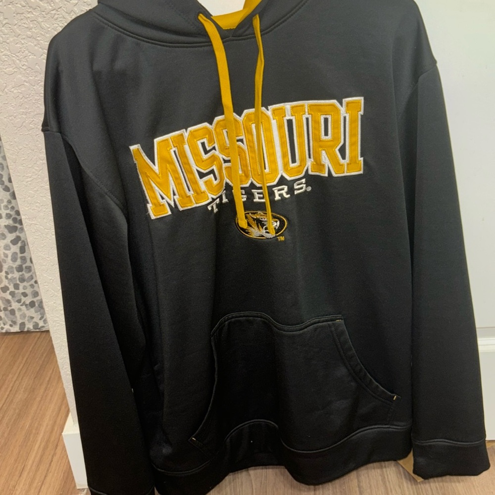Medium black Mizzou sweatshirt